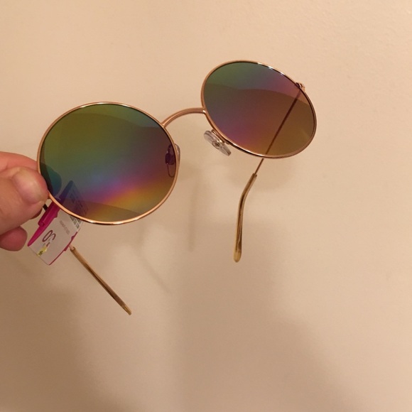 SO Accessories - 🛑sold 🛑 🌈🕶NWT Festival Rainbow Round Glasses